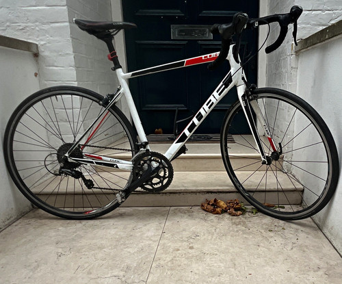 Cube attain 700c - 700c, 56cm