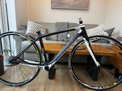 Cube axial carbon fiber - carbon,