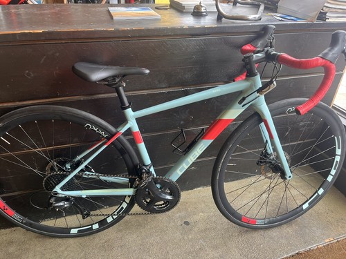 Cube women bike - women’s,