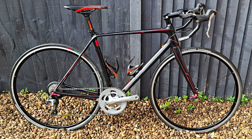 56cm carbon fibre - carbon, agree
